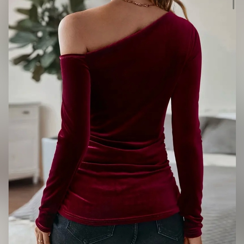 Christmas Red Velvet Asymmetrical Long Sleeve Top - Picture 3 of 5